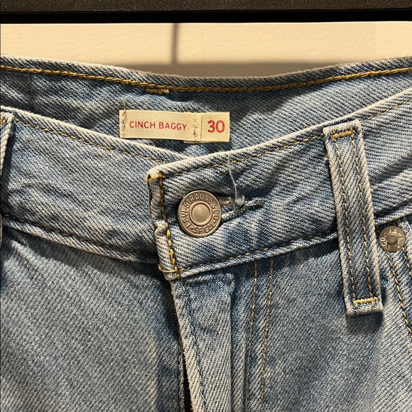 Levi's Light Wash Cinch Waist Wide Leg Jeans. Worn Once. - Picture 2 of 3